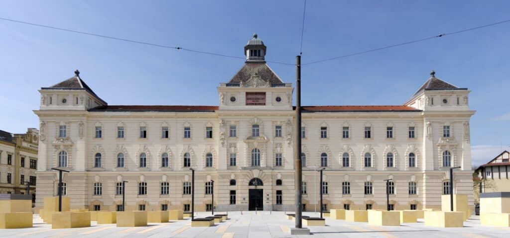 St. Pölten regional court