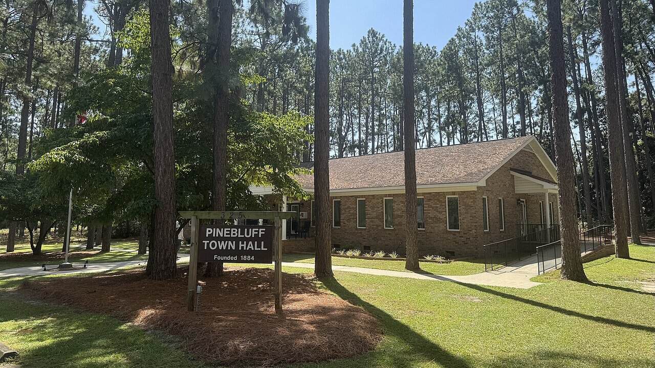 Pinebluff, North Carolina, town hall