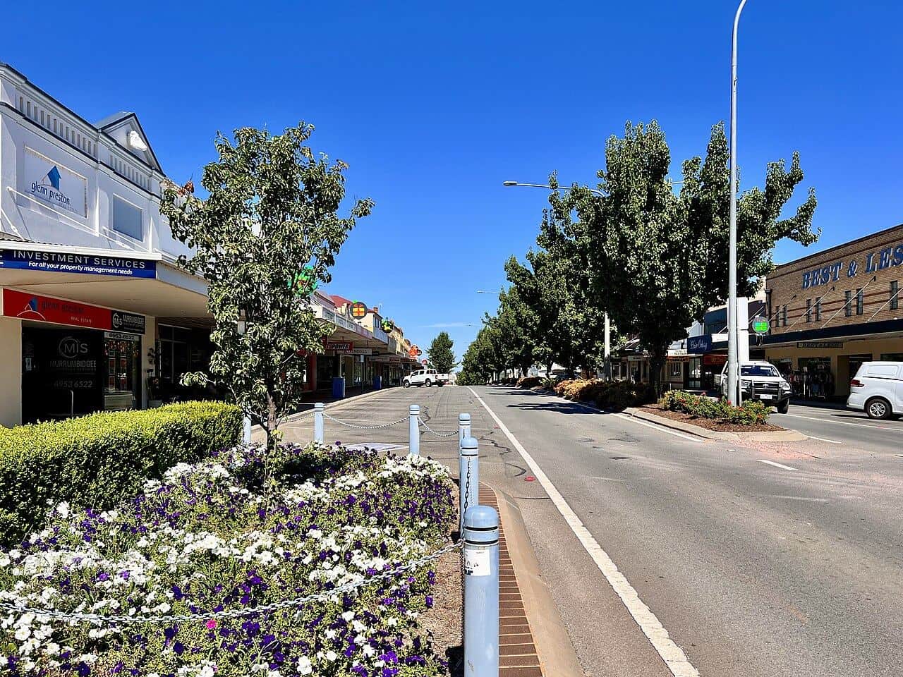 Pine Avenue, the main street of Leeton, New South Wales