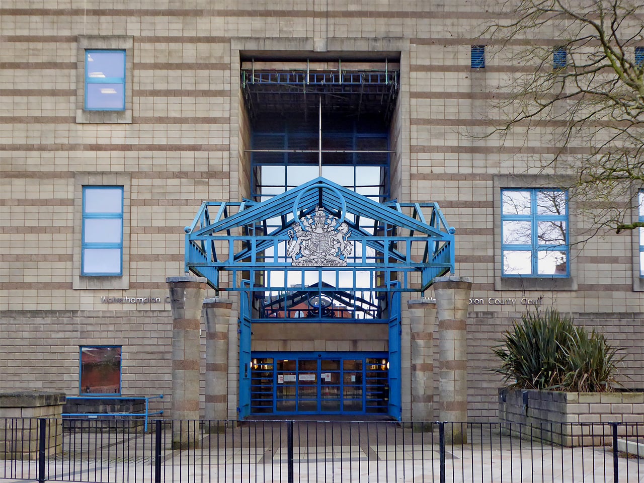 Main entrance of Wolverhampton Crown Court
