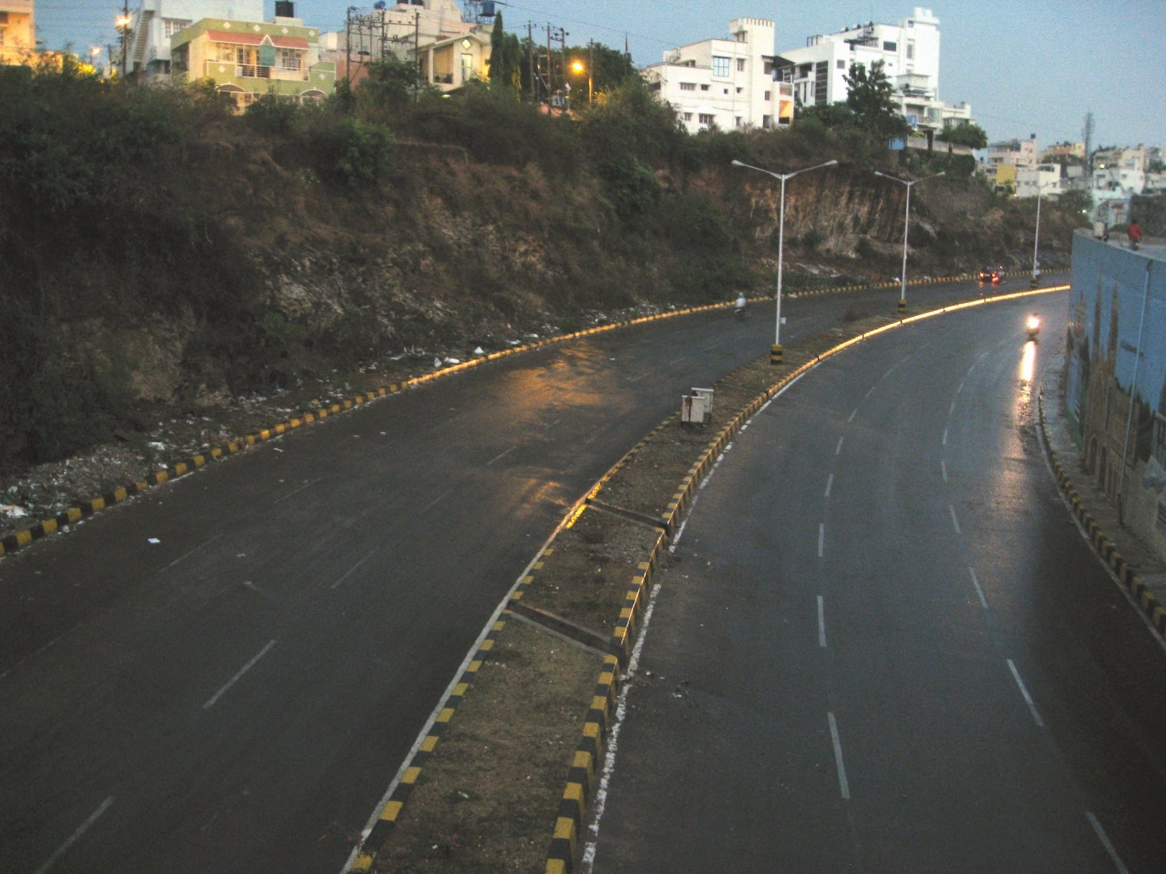 Road junction at Nagarbhavi Circle, Bengaluru
