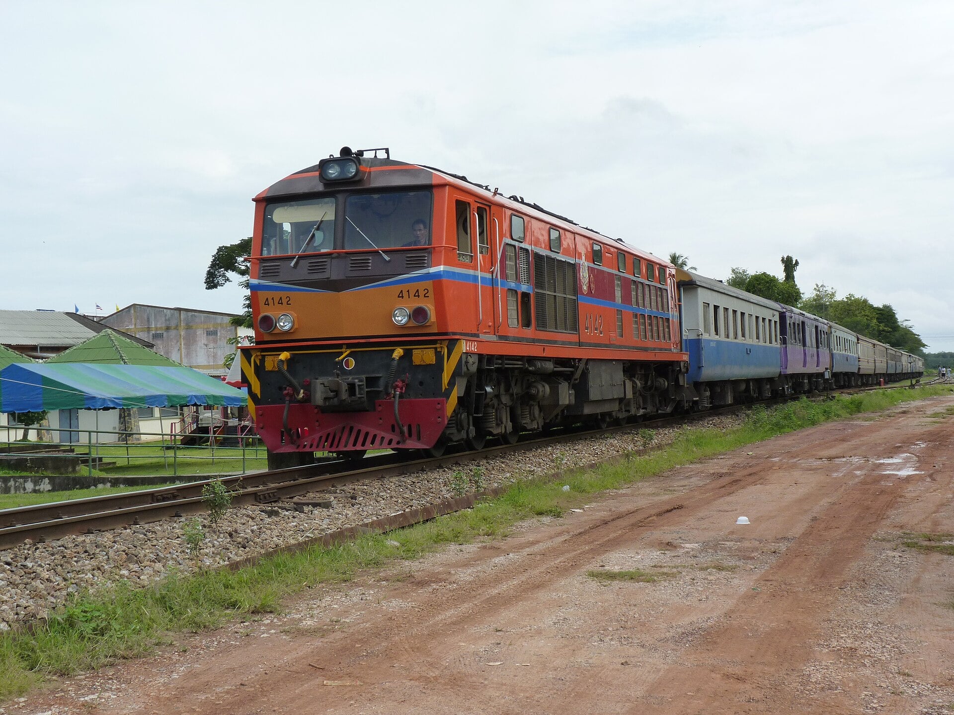Railway line at Khuan Niang
